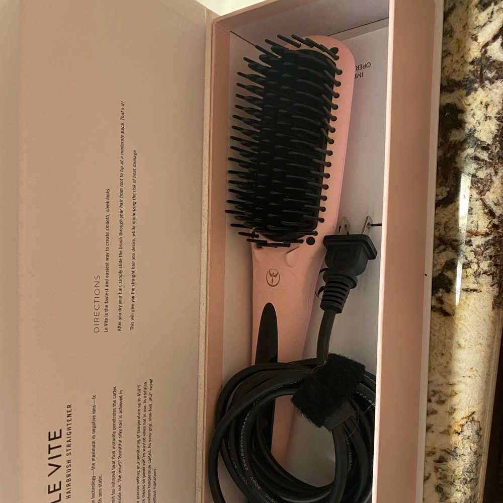 L’Ange Le Vite Hairbrush Straightener